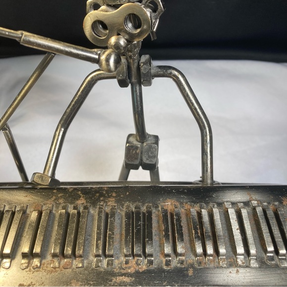 Nuts & Bolts Metal Art Sculpture - Keyboardist Musician Playing Dual Keyboards - Picture 15 of 16